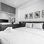 New Era, Nilie Hospitality Mgmt * Thessaloniki